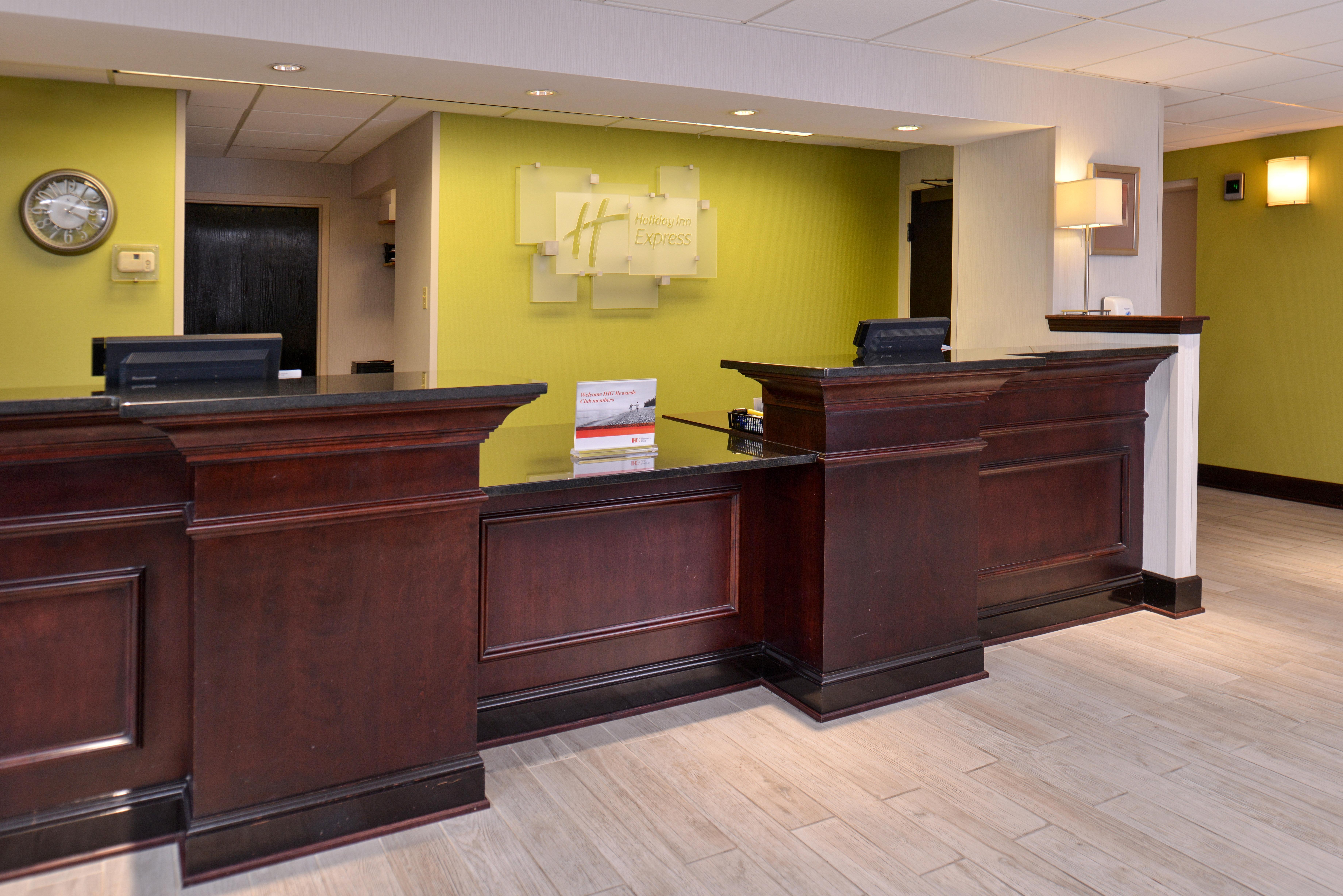 Holiday Inn Express & Suites Central Omaha By Ihg Exterior foto